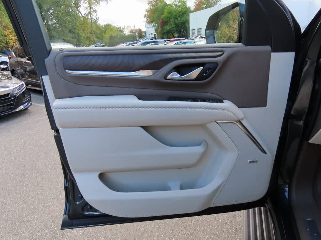 Thumbnail: 2022 GMC Yukon XL - 17