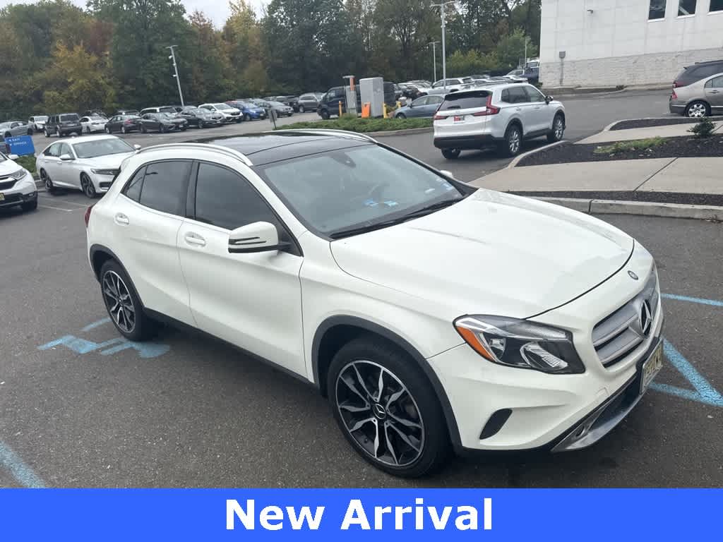 Thumbnail: 2016 Mercedes-Benz GLA - 1