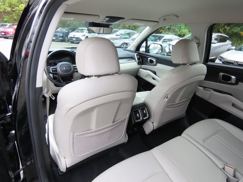 Thumbnail: 2021 Kia Sorento - 16
