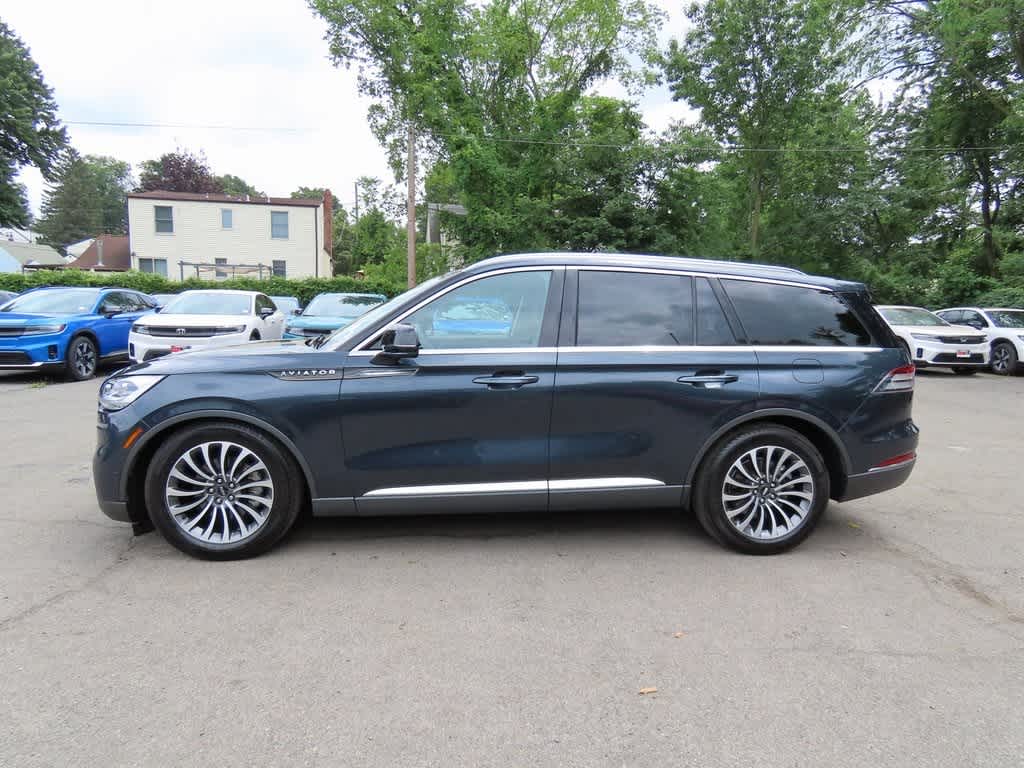 Thumbnail: 2022 Lincoln Aviator - 3