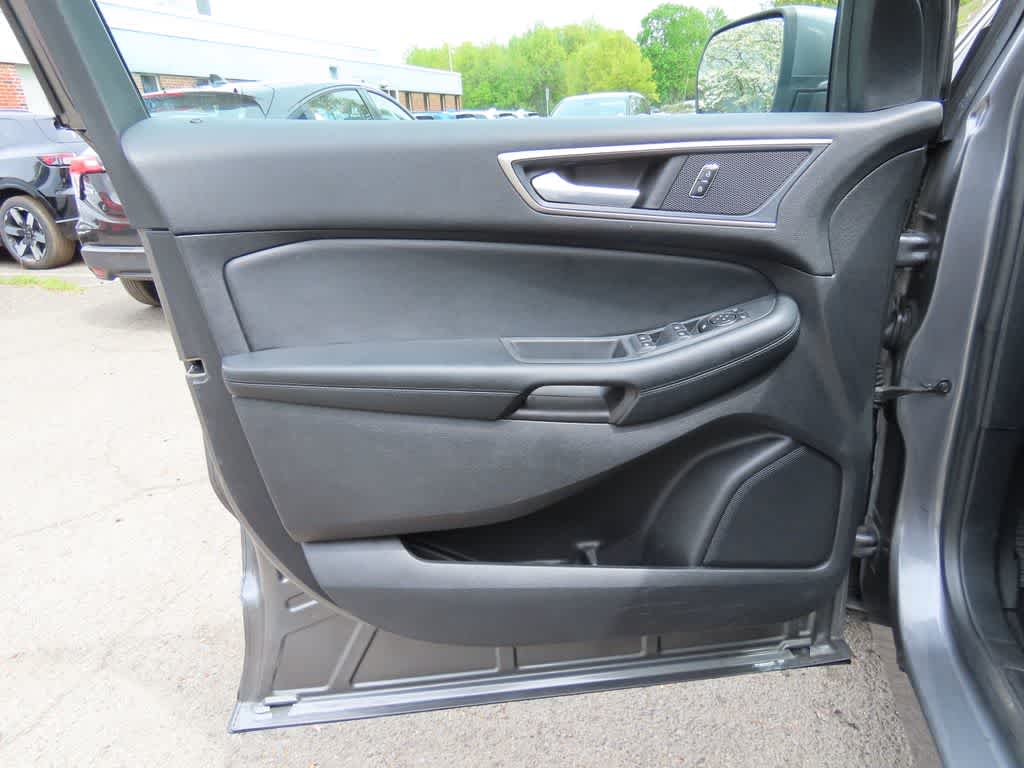 Thumbnail: 2021 Ford Edge - 14