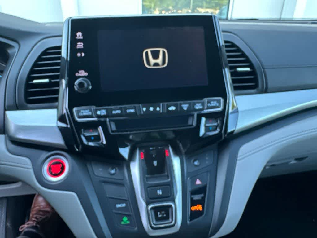 Thumbnail: 2018 Honda Odyssey - 16