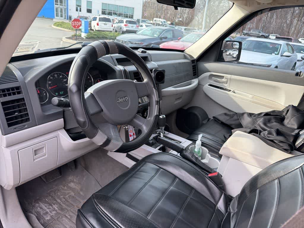 Thumbnail: 2008 Jeep Liberty - 19