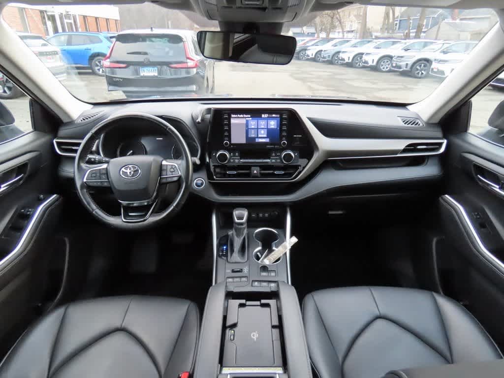 Thumbnail: 2020 Toyota Highlander - 18