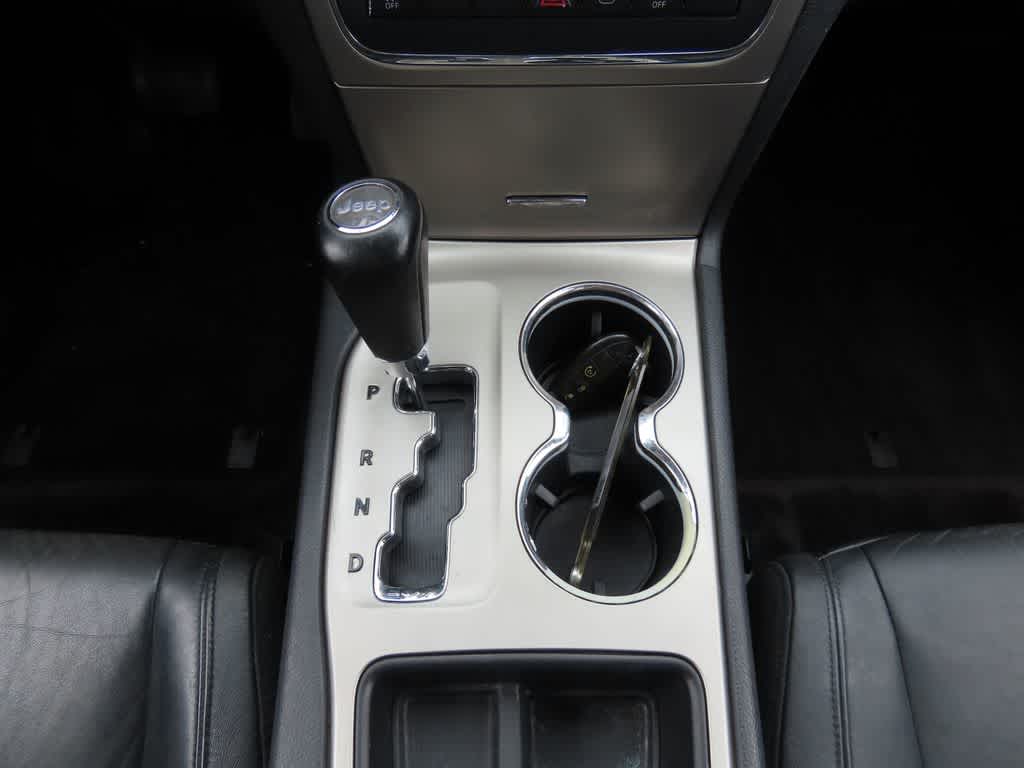 Thumbnail: 2011 Jeep Grand Cherokee - 23