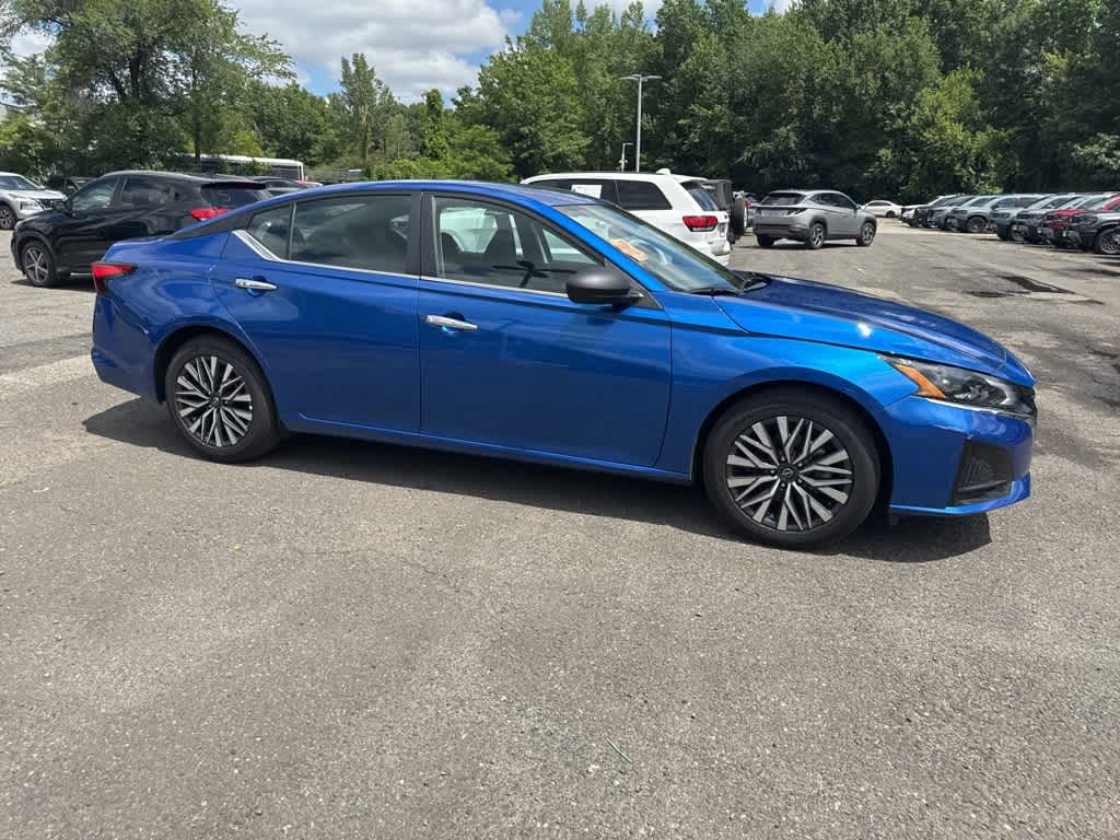 Thumbnail: 2025 Nissan Altima - 23