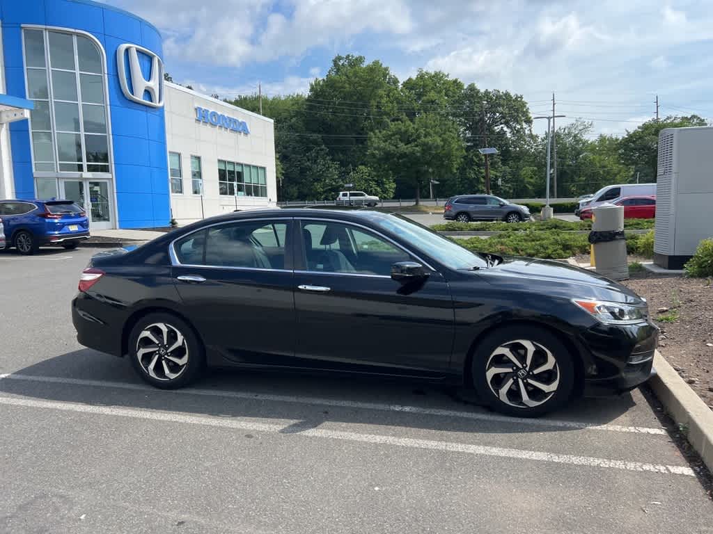 Thumbnail: 2017 Honda Accord - 10