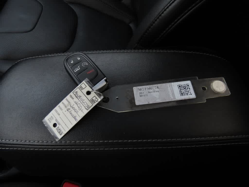 Thumbnail: 2021 Jeep Cherokee - 30