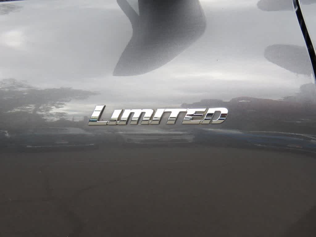 Thumbnail: 2011 Toyota Highlander - 9