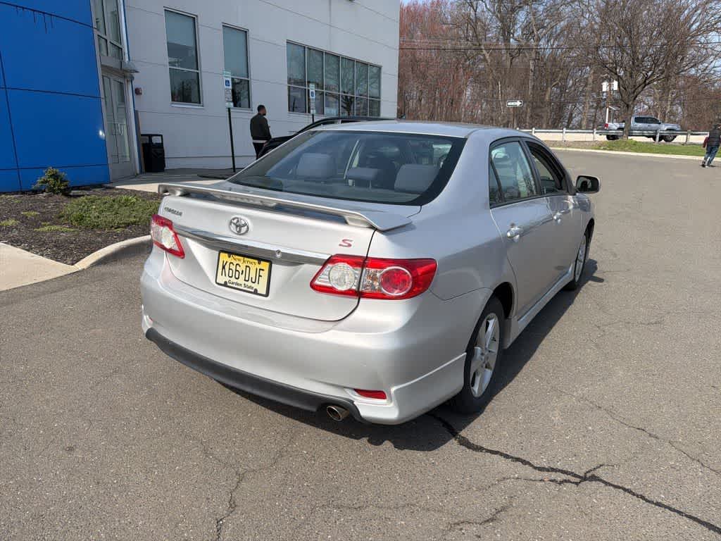 Thumbnail: 2011 Toyota Corolla - 11