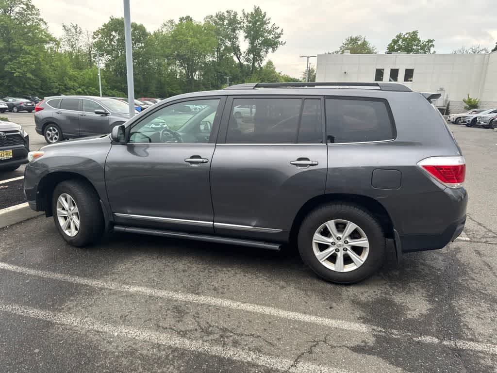 Thumbnail: 2013 Toyota Highlander - 31