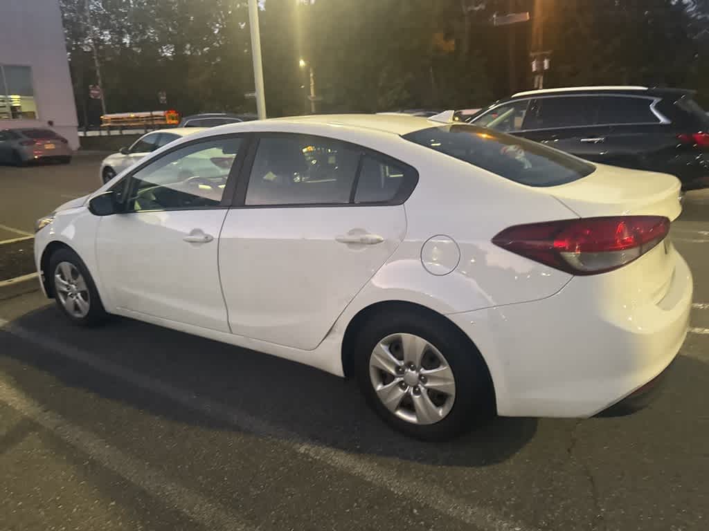 Thumbnail: 2018 Kia Forte - 11