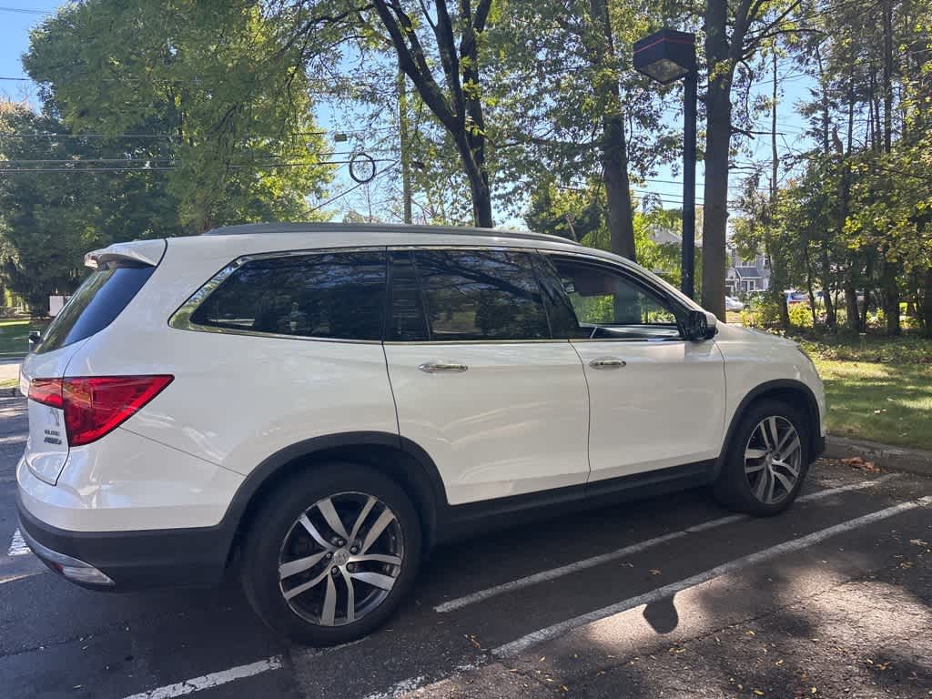 Thumbnail: 2018 Honda Pilot - 10