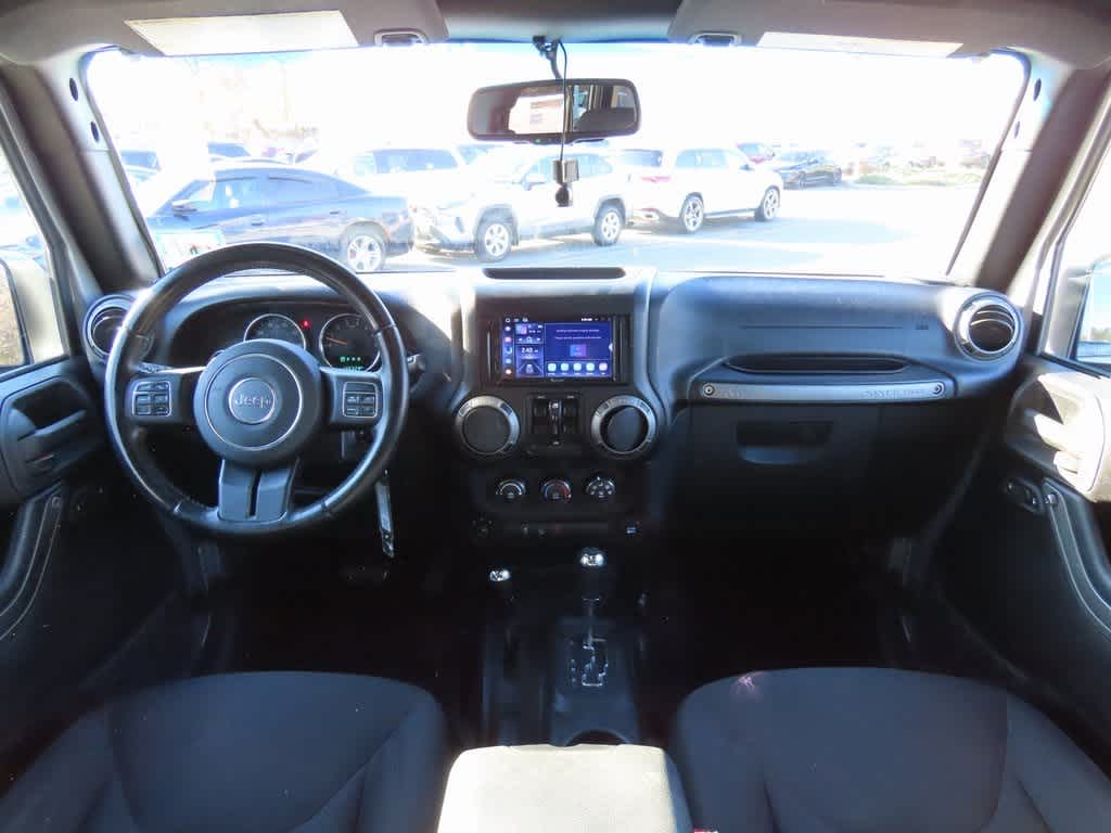 Thumbnail: 2015 Jeep Wrangler - 18