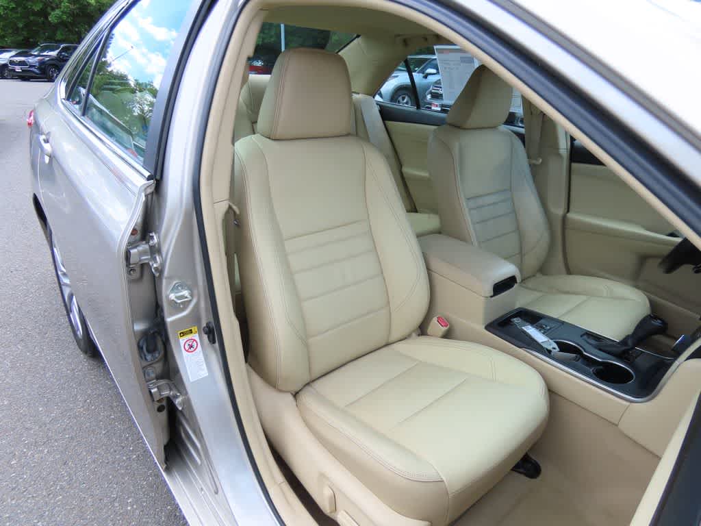 Thumbnail: 2015 Toyota Camry - 16