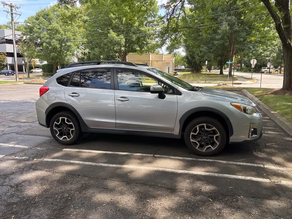 Thumbnail: 2016 Subaru Crosstrek - 4