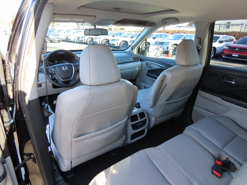 Thumbnail: 2018 Honda Pilot - 17