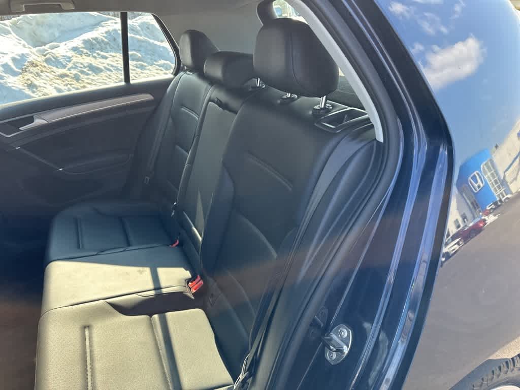 Thumbnail: 2016 Volkswagen Golf - 33