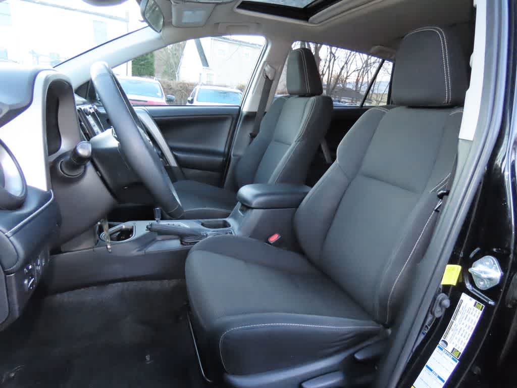 Thumbnail: 2018 Toyota RAV4 - 13