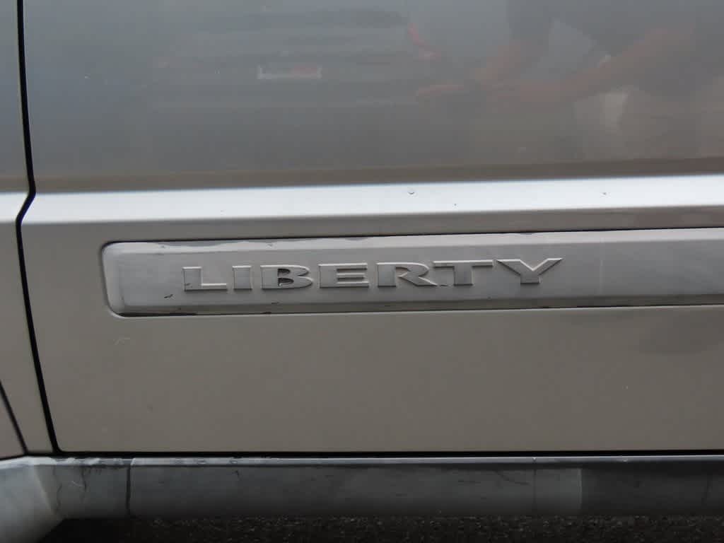Thumbnail: 2012 Jeep Liberty - 7