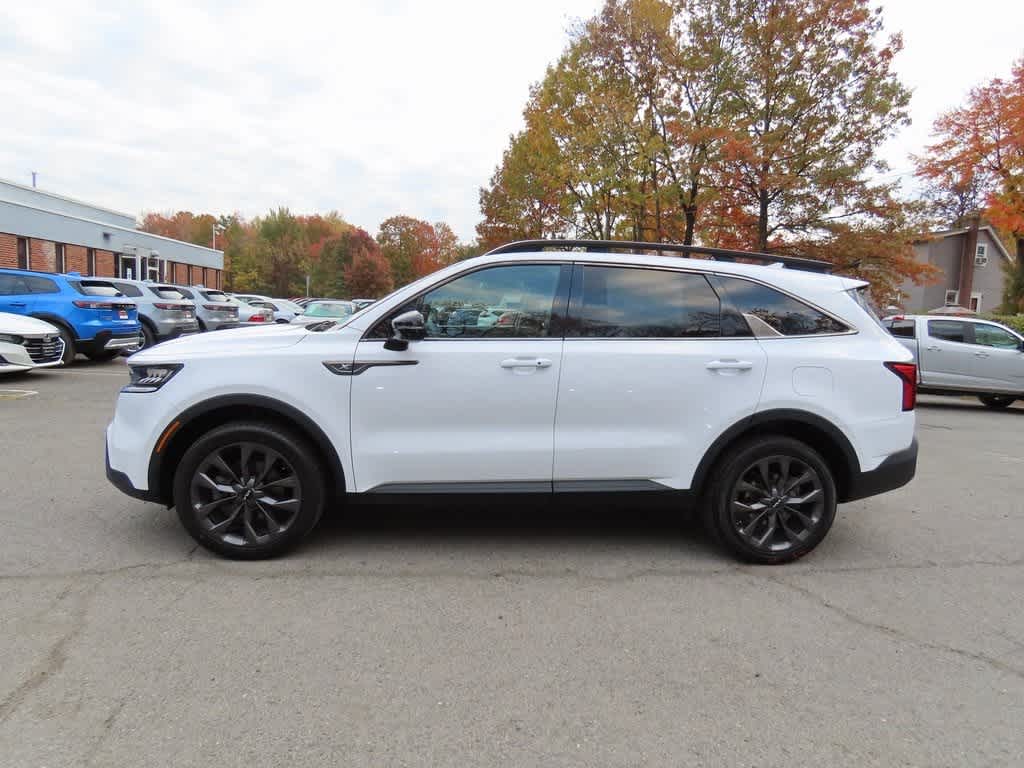 Thumbnail: 2022 Kia Sorento - 3