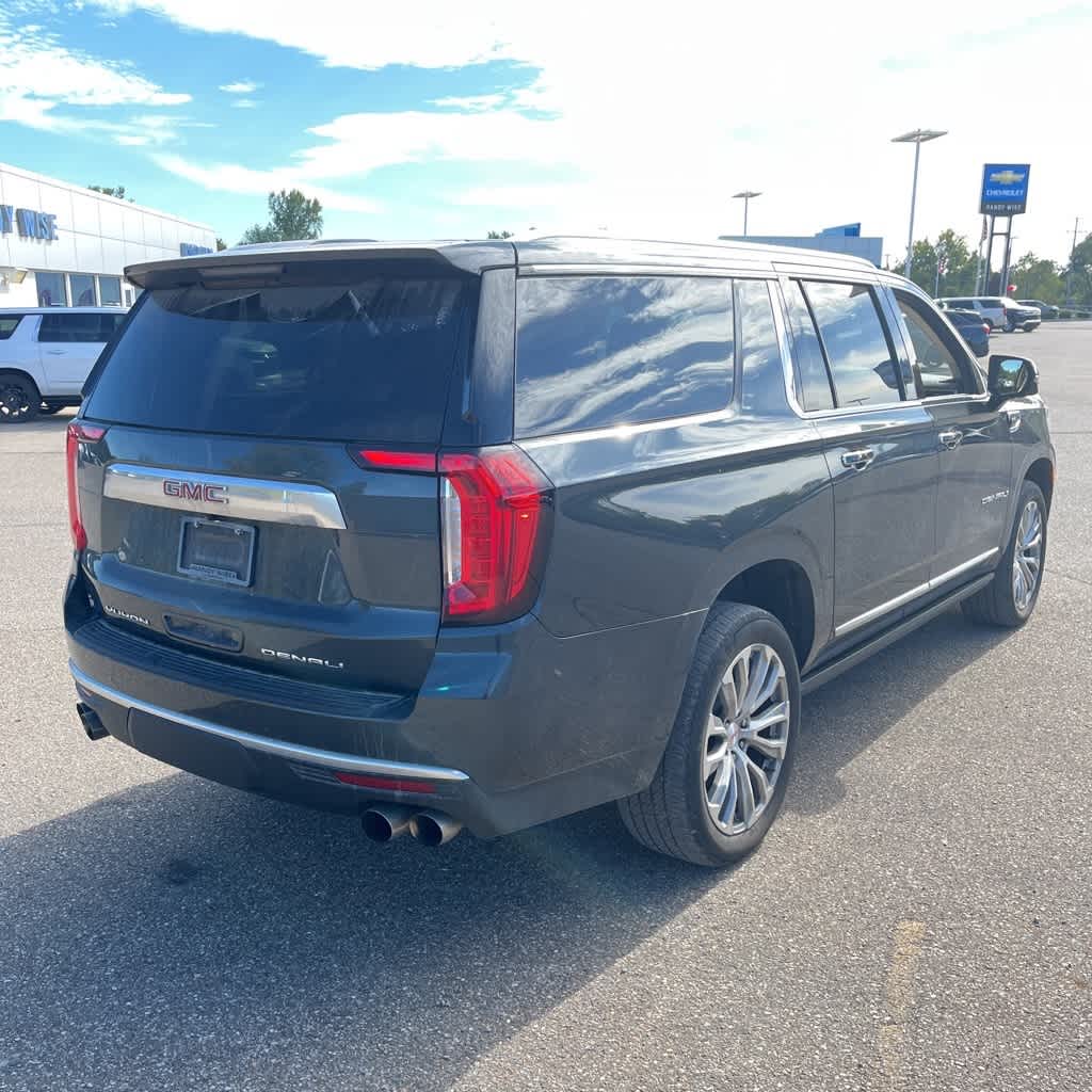 Thumbnail: 2022 GMC Yukon XL - 3
