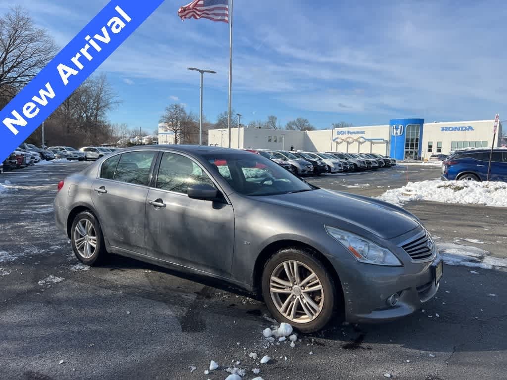 Used 2015 INFINITI Q40 3.7 Sedan