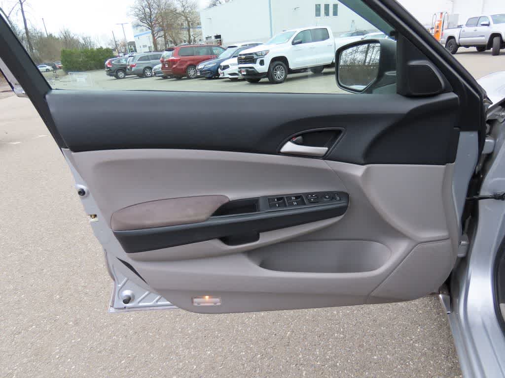 Thumbnail: 2011 Honda Accord - 14