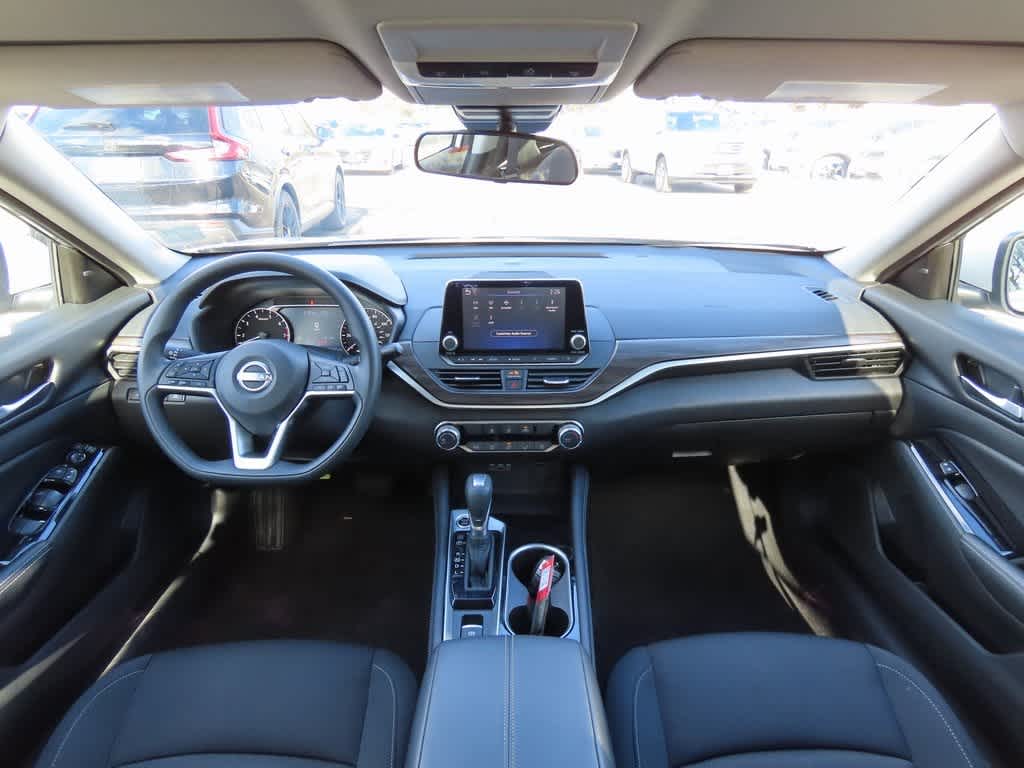 Thumbnail: 2023 Nissan Altima - 18