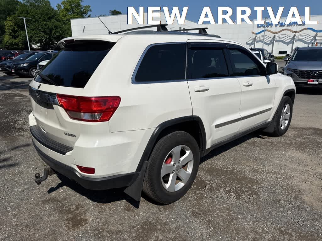 Thumbnail: 2011 Jeep Grand Cherokee - 14
