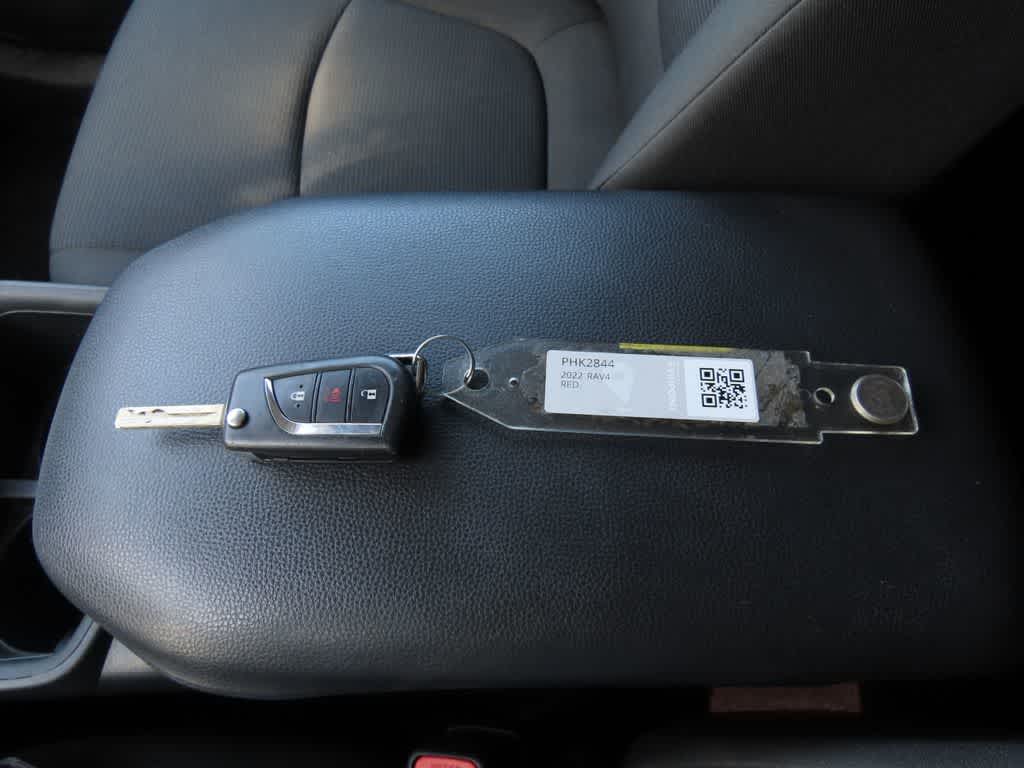 Thumbnail: 2022 Toyota RAV4 - 25