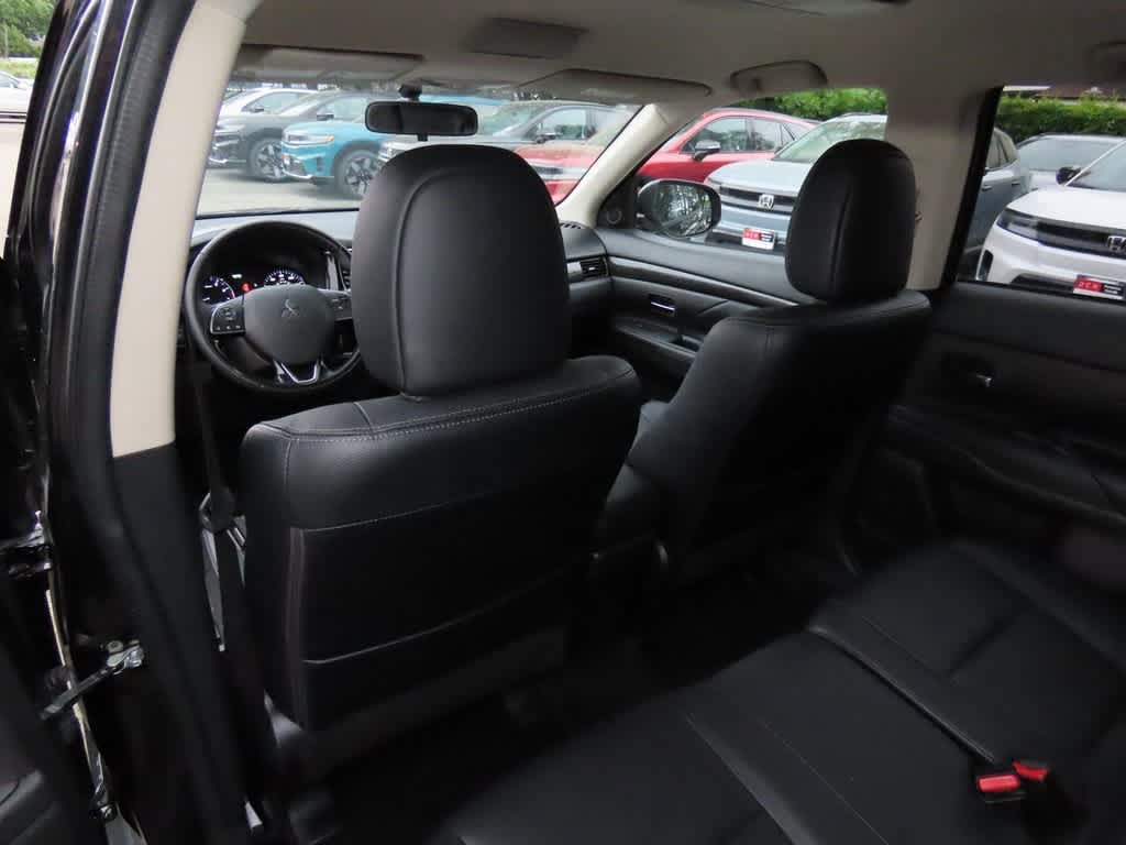 Thumbnail: 2016 Mitsubishi Outlander - 14