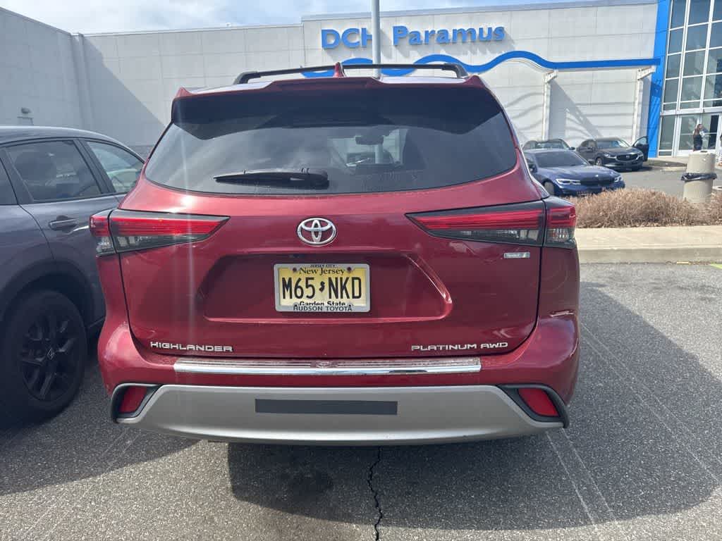 Thumbnail: 2021 Toyota Highlander - 14