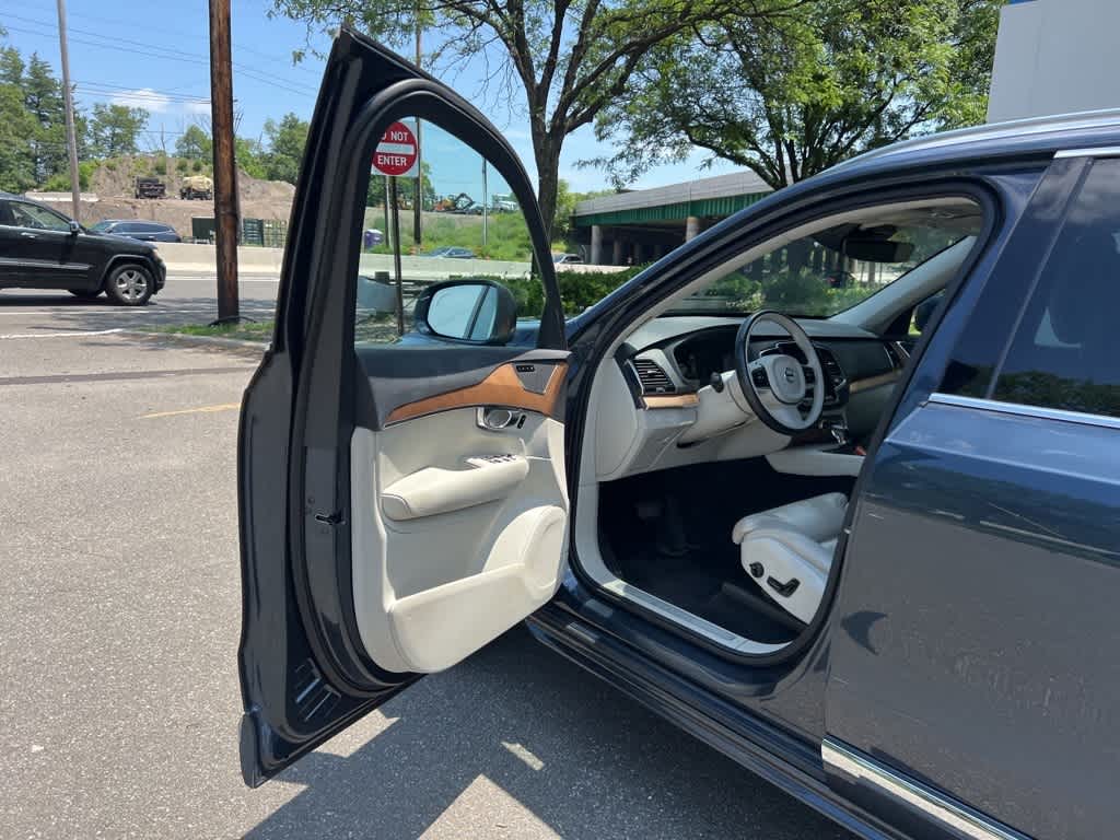 Thumbnail: 2018 Volvo XC90 - 17