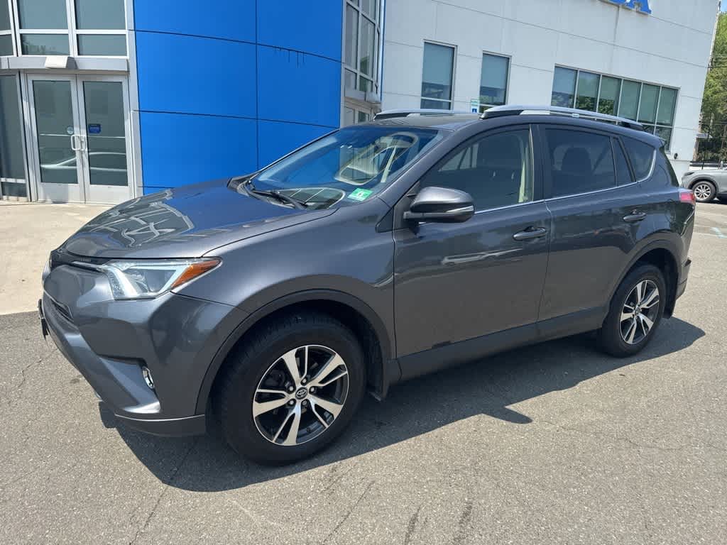 2018 Toyota RAV4 XLE 2