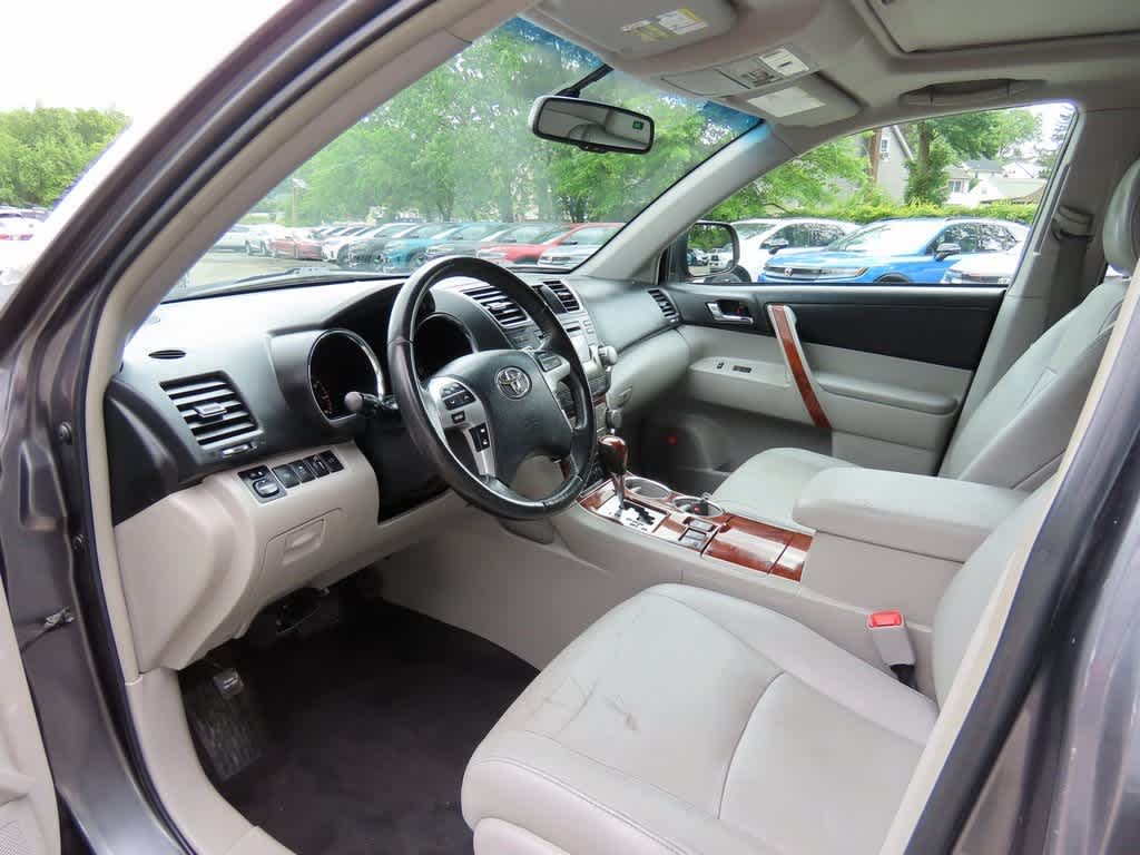 Thumbnail: 2011 Toyota Highlander - 2