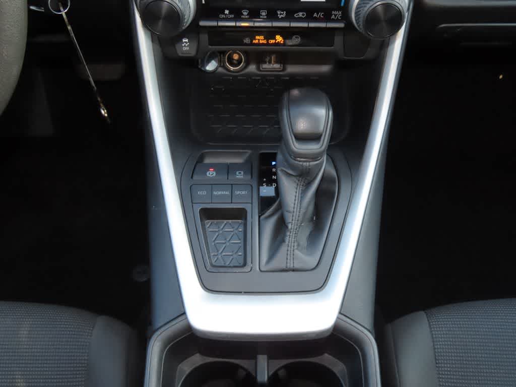 Thumbnail: 2023 Toyota RAV4 - 21