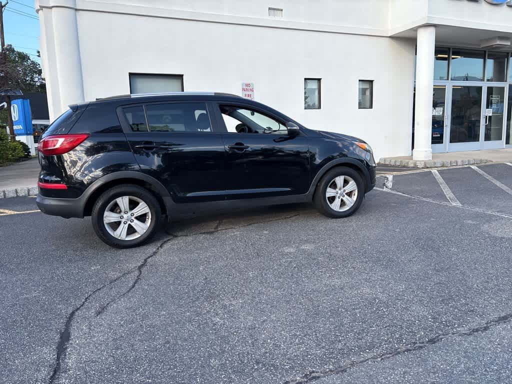 Thumbnail: 2011 Kia Sportage - 9