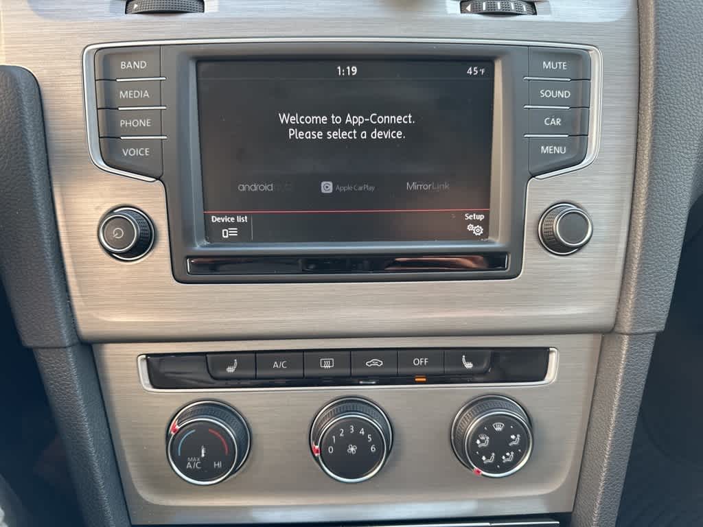 Thumbnail: 2016 Volkswagen Golf - 24