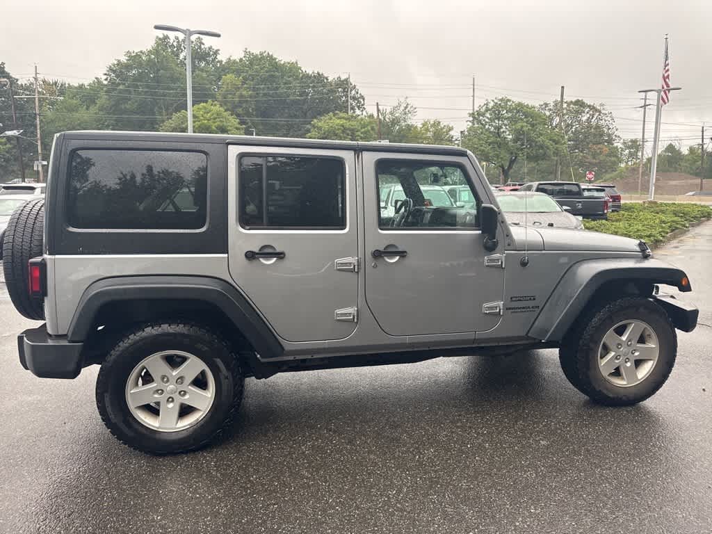 Thumbnail: 2015 Jeep Wrangler - 13