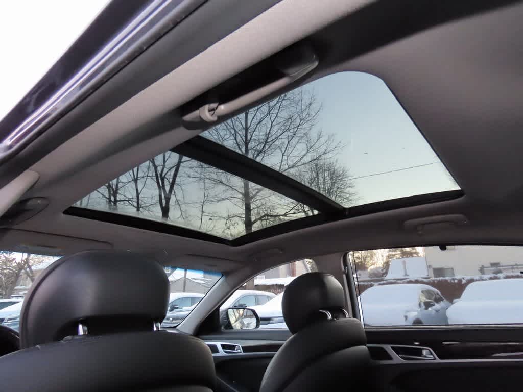 Thumbnail: 2015 Hyundai Genesis - 14