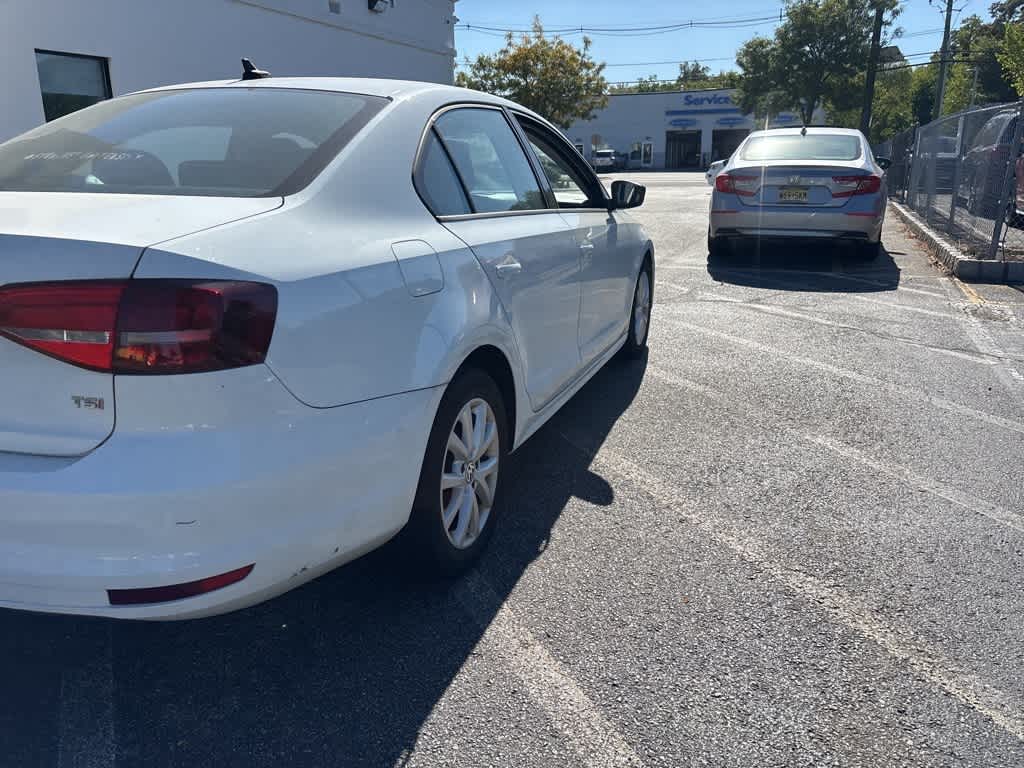 Thumbnail: 2015 Volkswagen Jetta - 9