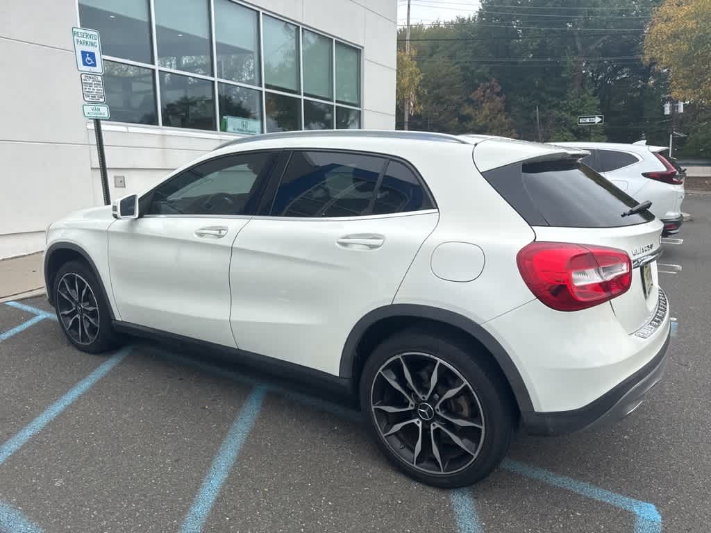 Thumbnail: 2016 Mercedes-Benz GLA - 10