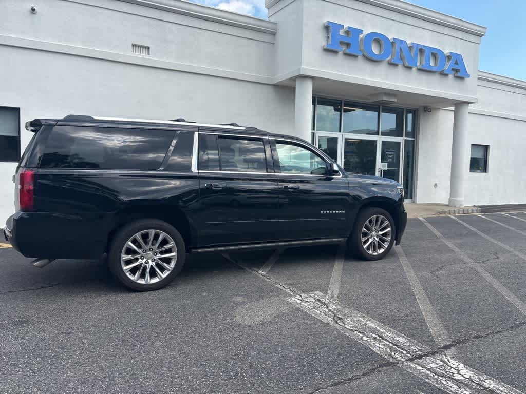 Thumbnail: 2019 Chevrolet Suburban - 8
