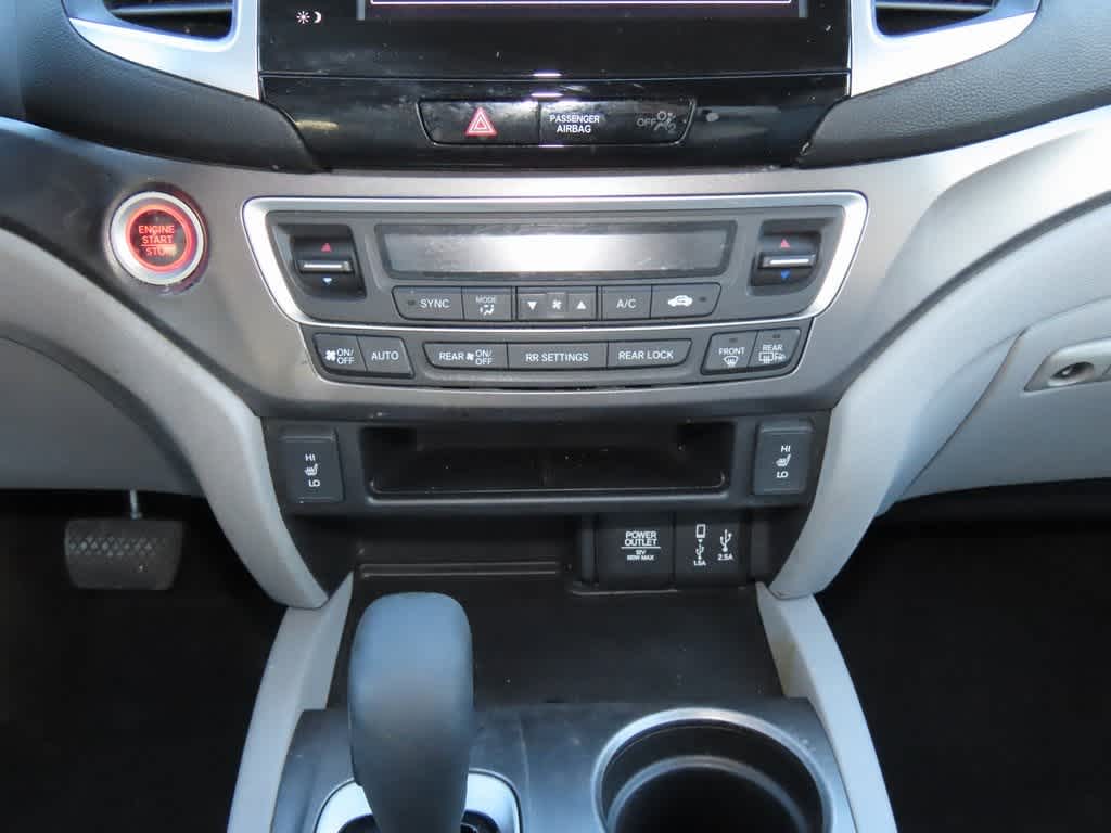 Thumbnail: 2018 Honda Pilot - 23