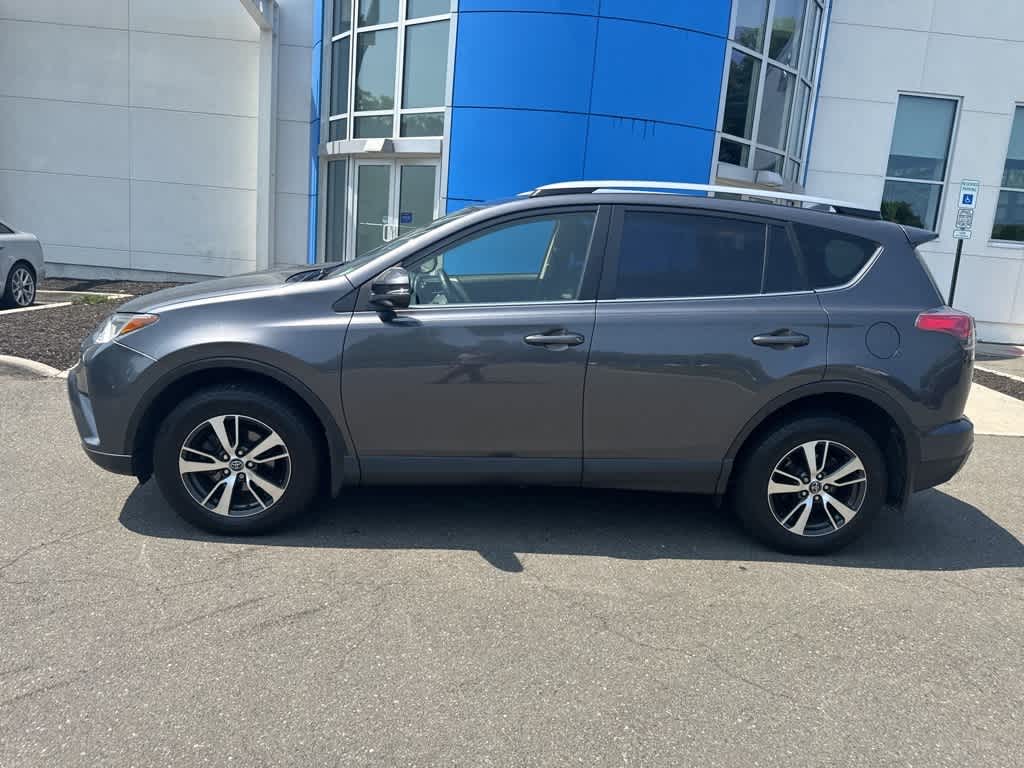 2018 Toyota RAV4 XLE 6