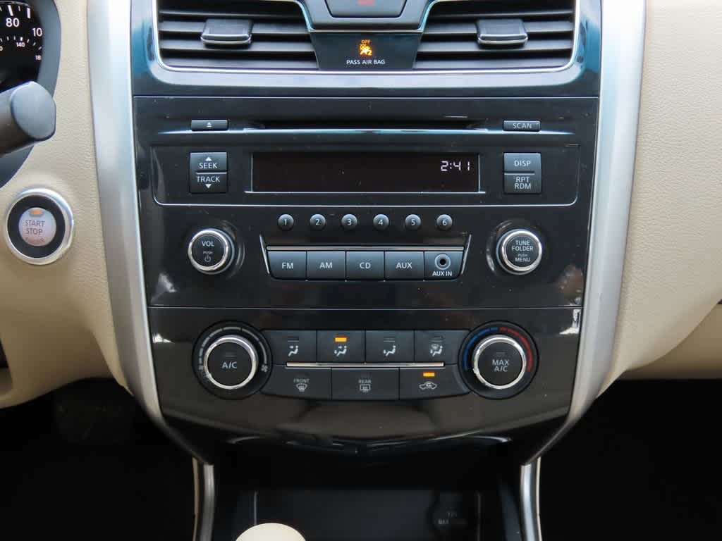 Thumbnail: 2015 Nissan Altima - 19
