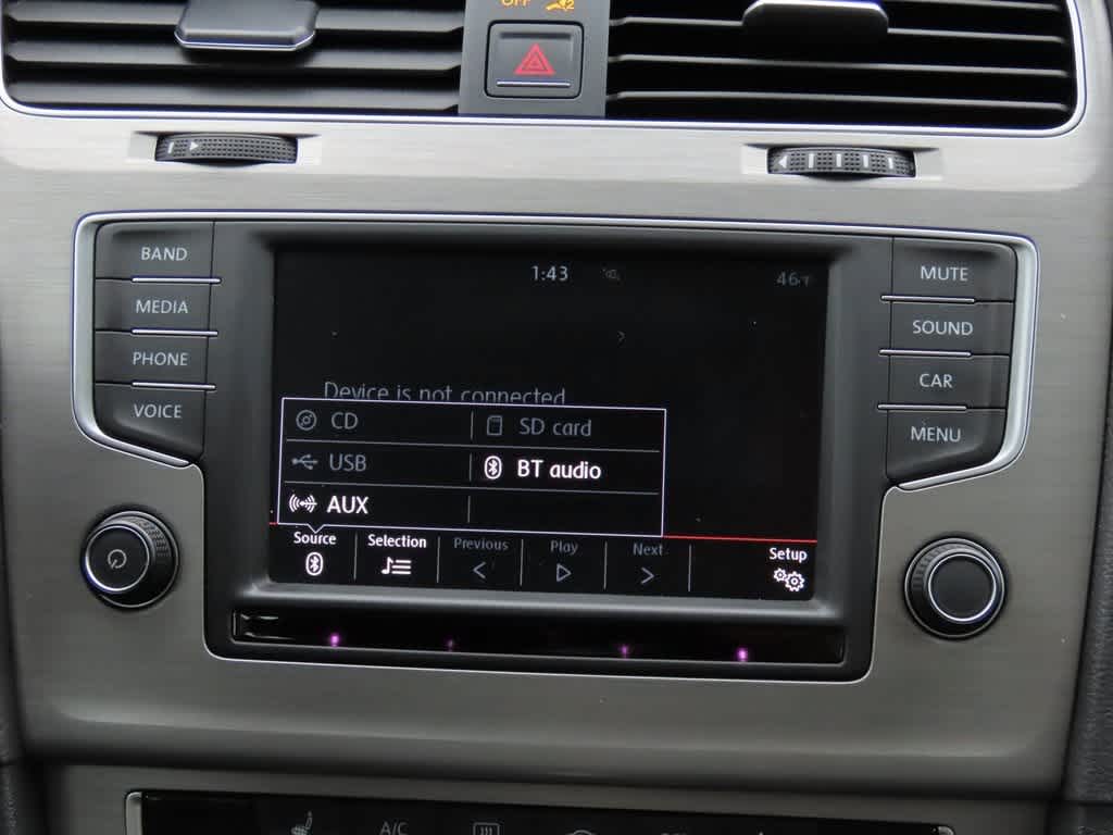 Thumbnail: 2016 Volkswagen Golf - 20