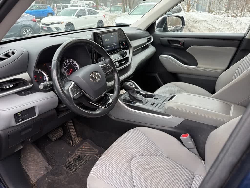 Thumbnail: 2021 Toyota Highlander - 28