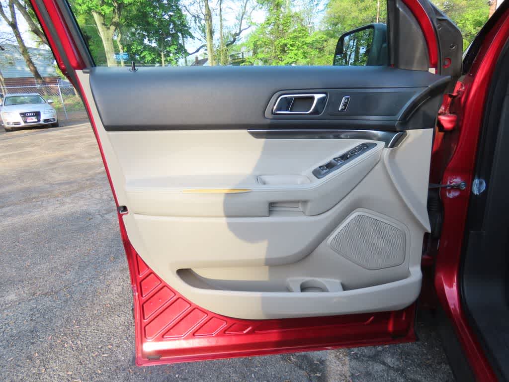 Thumbnail: 2014 Ford Explorer - 16